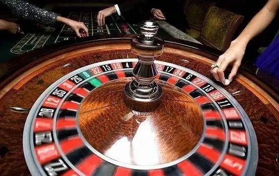 Layar instalasi aplikasi ajo toto pada perangkat Android dengan ikon live casino dan taruhan olahraga